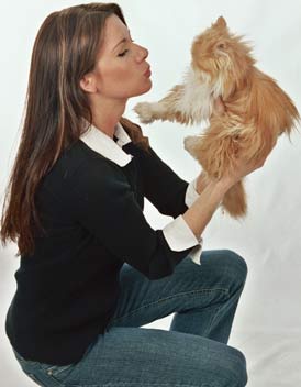 Mieshelle Nagelschneider holding a Ginger Kitten | Cat Behaviorist